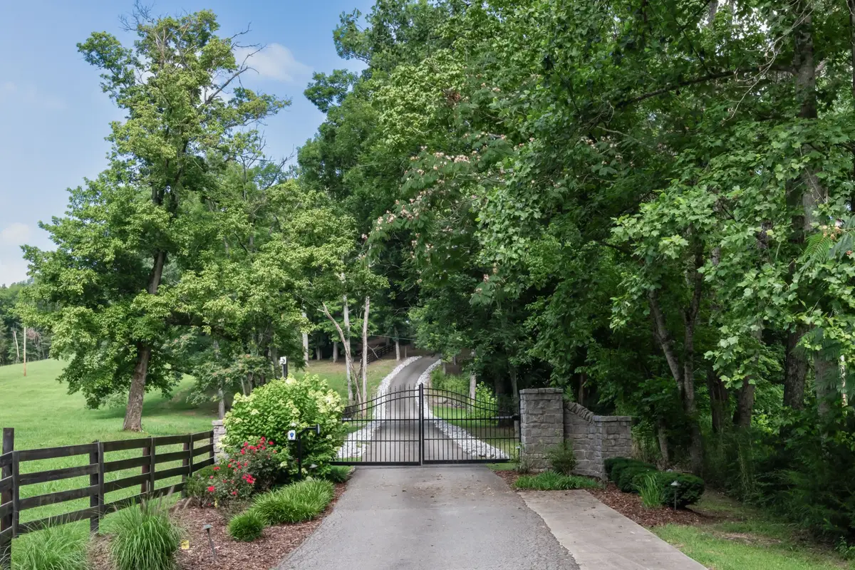 1025 Choate Rd, Dickson, TN 37055 - #1
