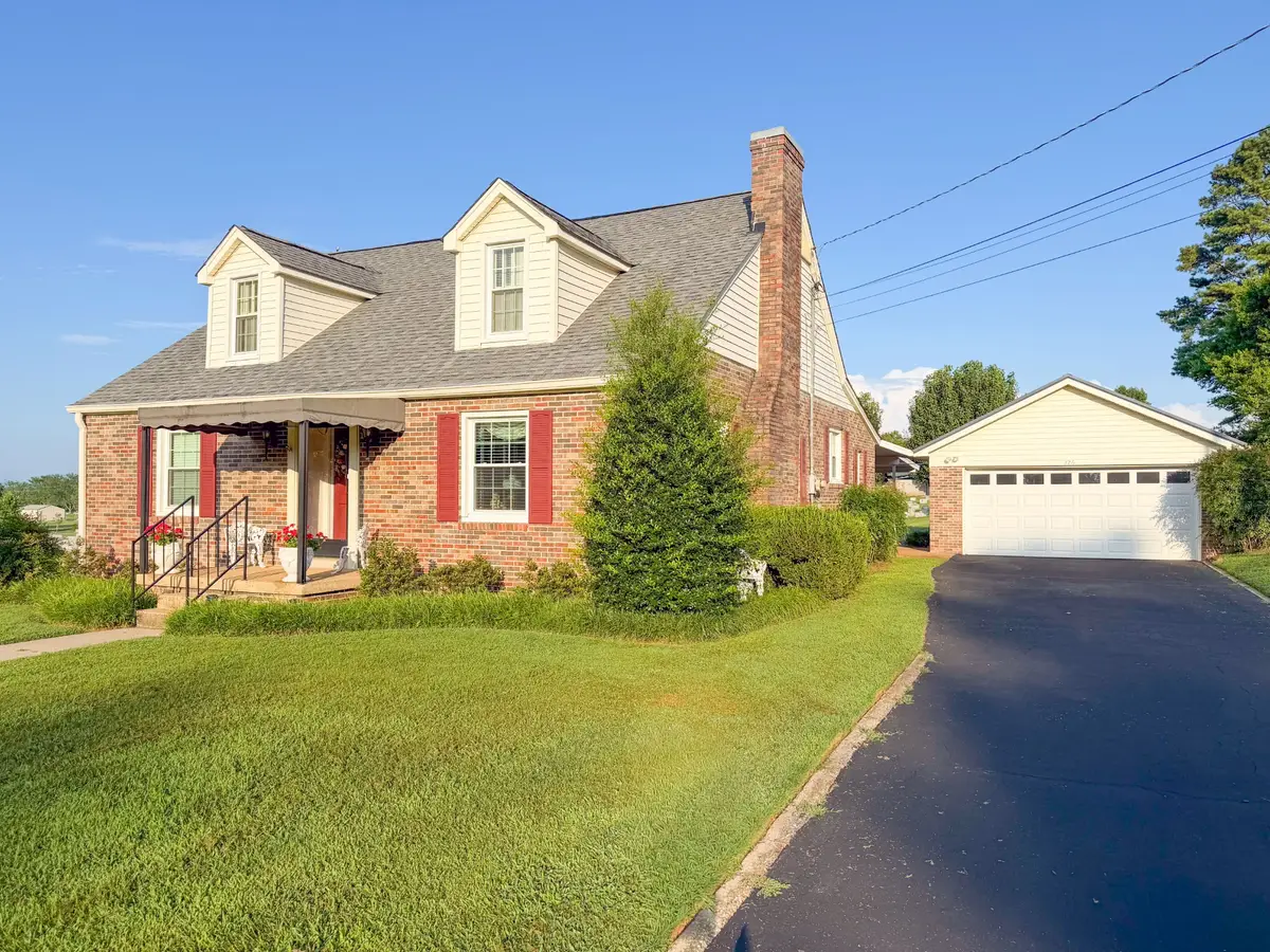 326 Ballentine St, Pulaski, TN 38478 - #1