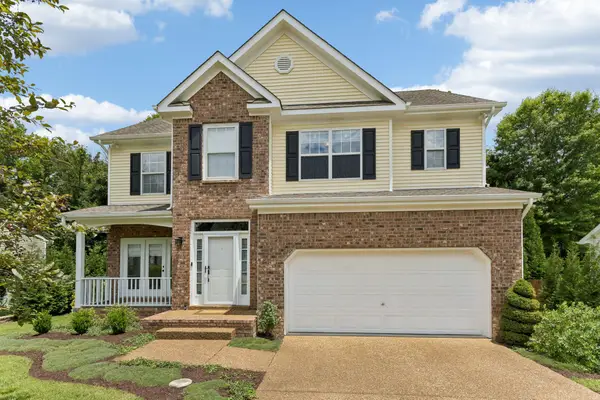 2744 Aston Woods Ln, Thompsons Station, TN 37179