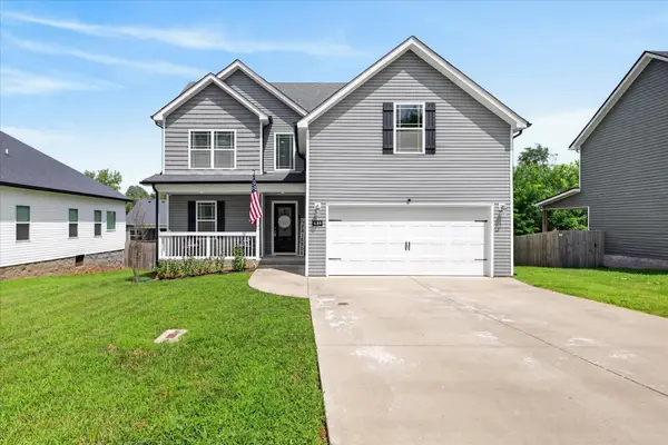 489 Woodtrace Dr, Clarksville, TN 37042