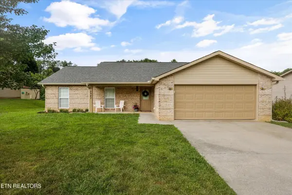2947 Country Meadows Lane, Maryville, TN 37803