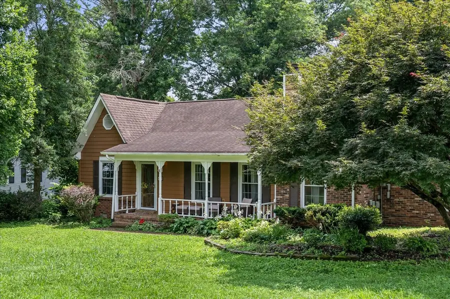607 Cumberland Dr, Columbia, TN 38401 - #3