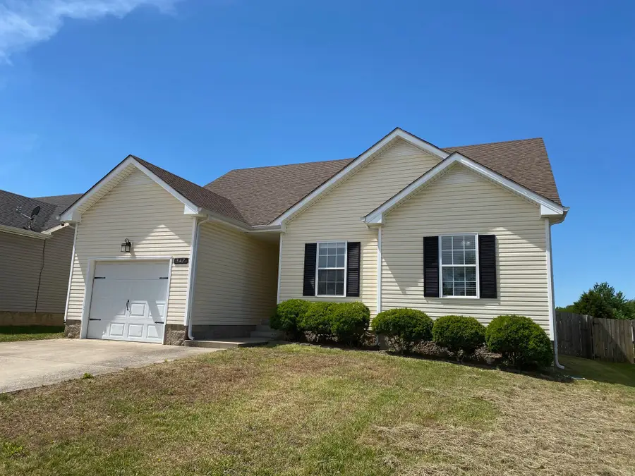 547 Fox Trot Dr, Clarksville, TN 37042 - #2
