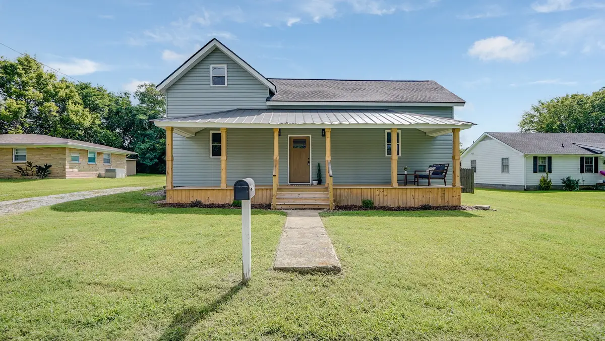 423 Anderson St, Gallatin, TN 37066 - #1