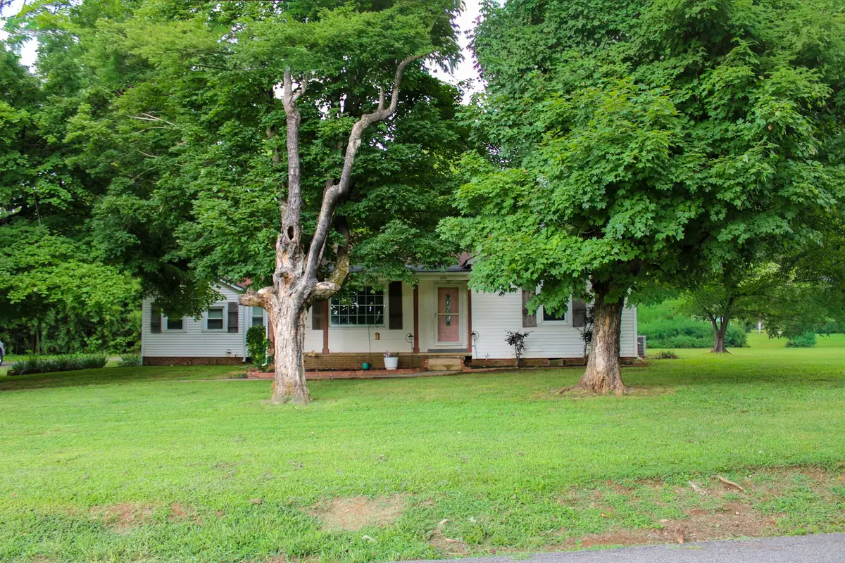 201 Emmett Ave Nw, Cleveland, TN 37311 - #1