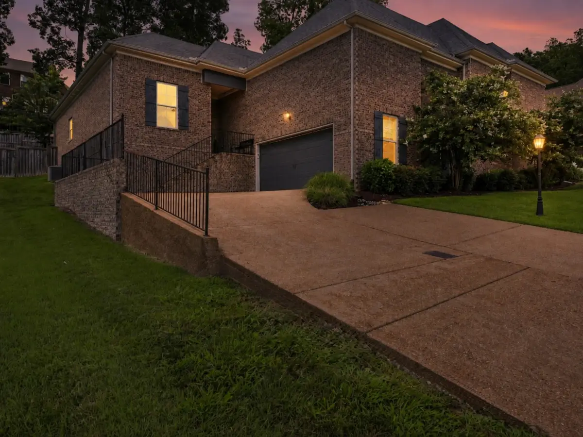 166 Cobbler Cir, Hendersonville, TN 37075 - #1