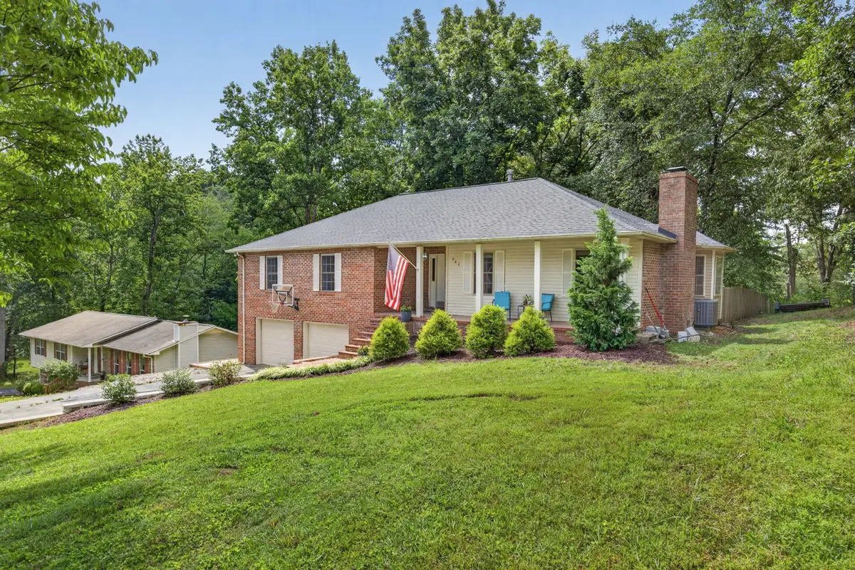 864 Spring Valley Rd, Cookeville, TN 38501 - #1