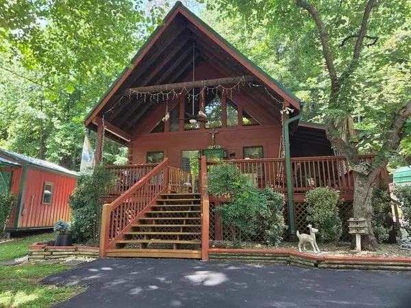 2876 Easy Street, Sevierville, TN 37862