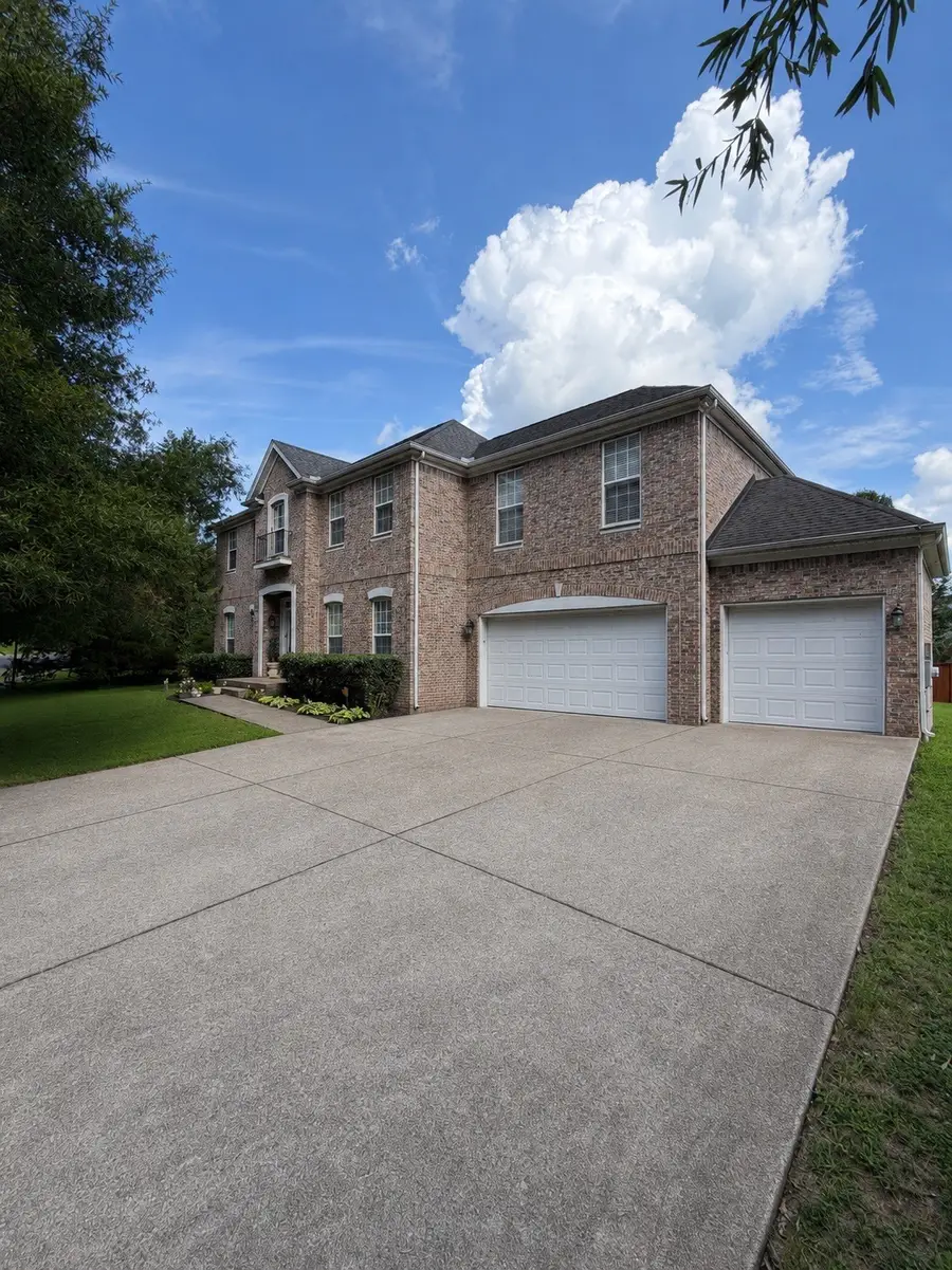 7524 Woodstream Dr, Nashville, TN 37221 - #2