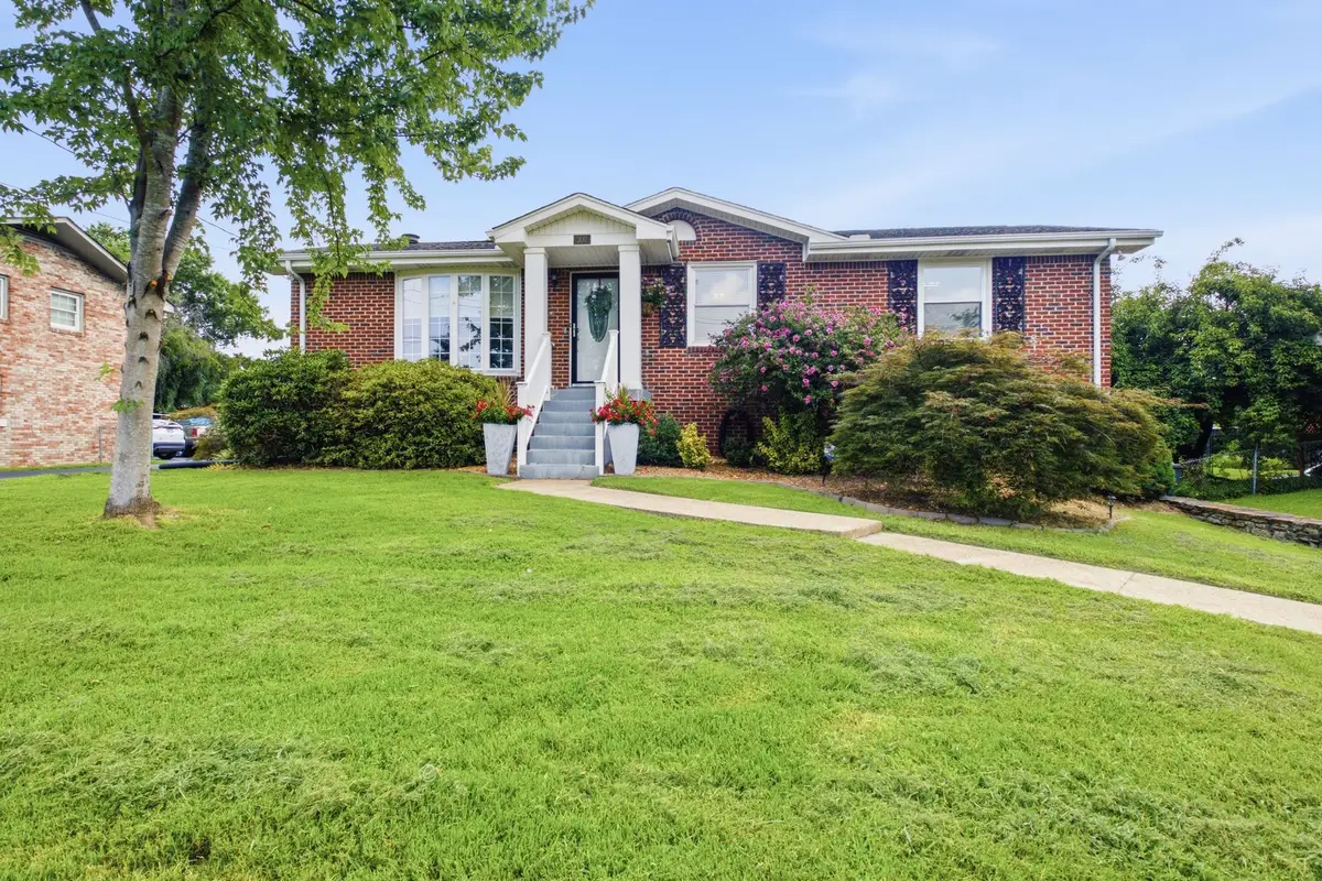 300 Weldon Dr, Hermitage, TN 37076 - #1