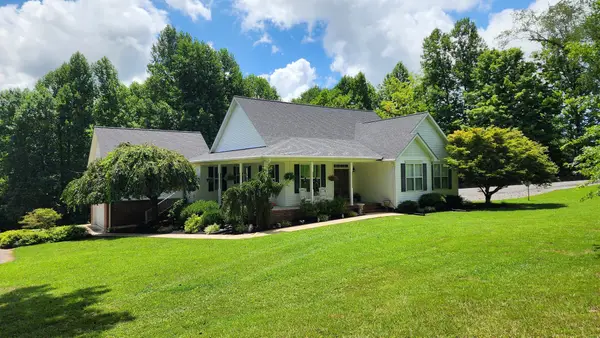 937 Sally Parton Rd, Woodbury, TN 37190
