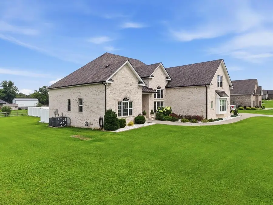 351 Drivers Ln, Gallatin, TN 37066 - #2