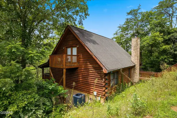 1356 Wedge Tailed Lane, Sevierville, TN 37876