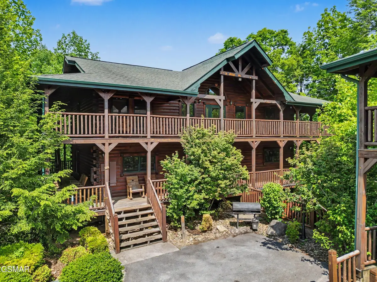 805 Spirit Loop Way, Gatlinburg, TN 37738 - #1
