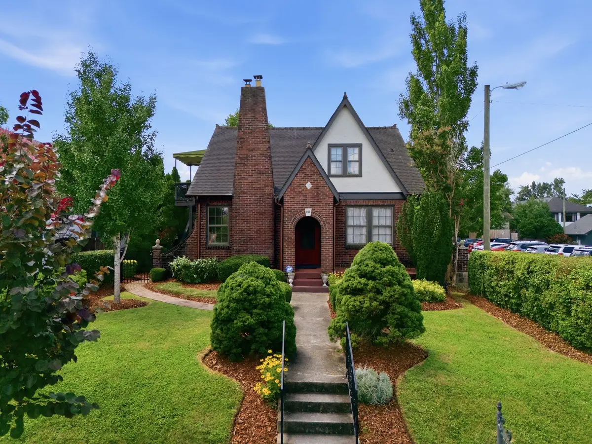 919 Caruthers Ave, Nashville, TN 37204 - #1
