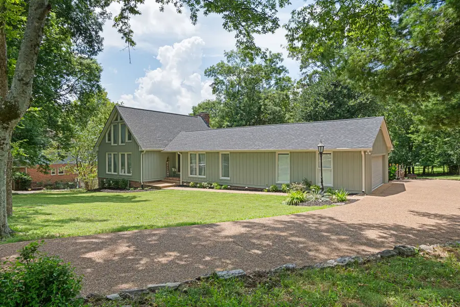 1058 Greenwood Ct, Gallatin, TN 37066 - #2