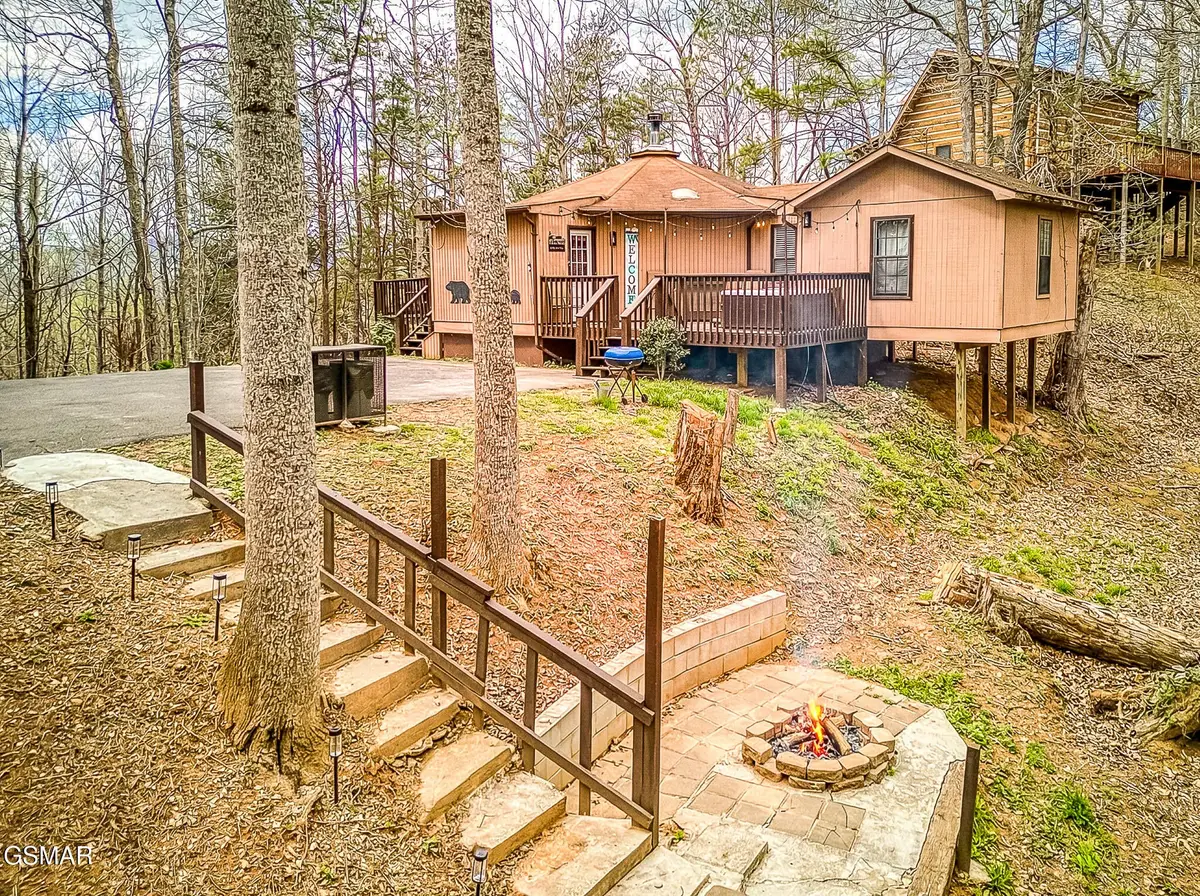 1071 E Foothills Drive, Gatlinburg, TN 37738 - #1