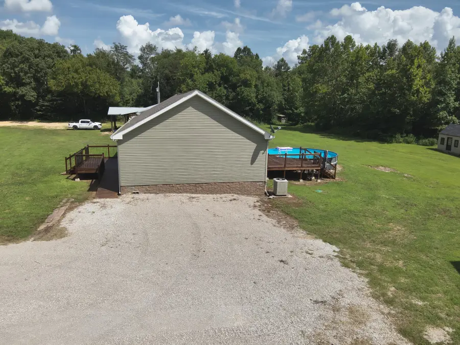 377 Lower Brush Creek Rd, Linden, TN 37096 - #2