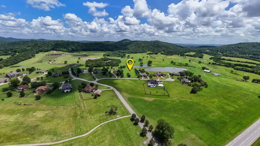 107 Forrest Ct, Shelbyville, TN 37160 - #2