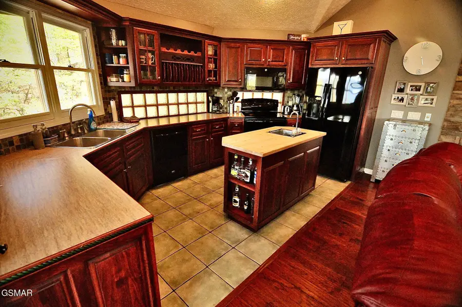 2250 Village Summit Drive, Sevierville, TN 37862 - #3