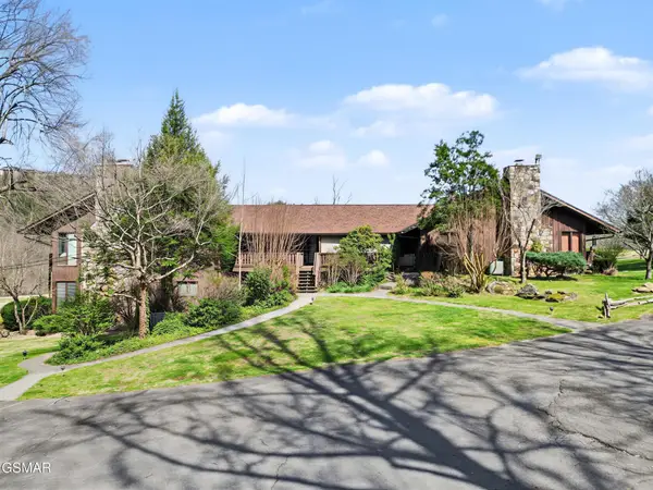 3815 E Parkway #APT 6, Gatlinburg, TN 37738