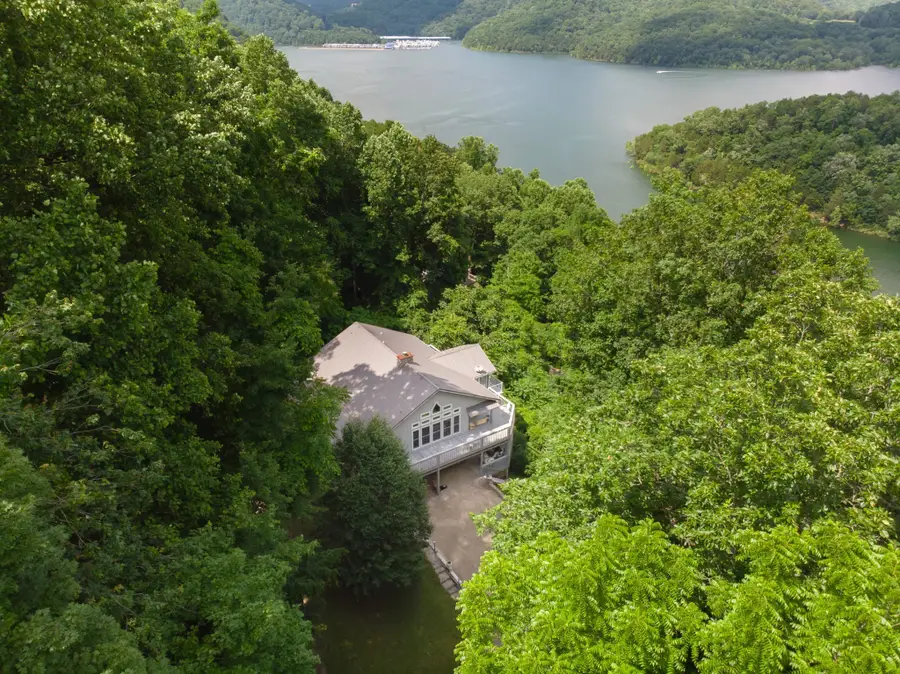 1038 Lakeside Dr, Smithville, TN 37166 - #2