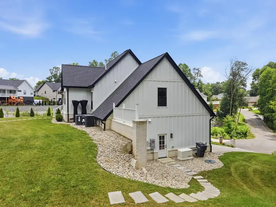 629 Longstreet Dr, Cookeville, TN 38506 - #2