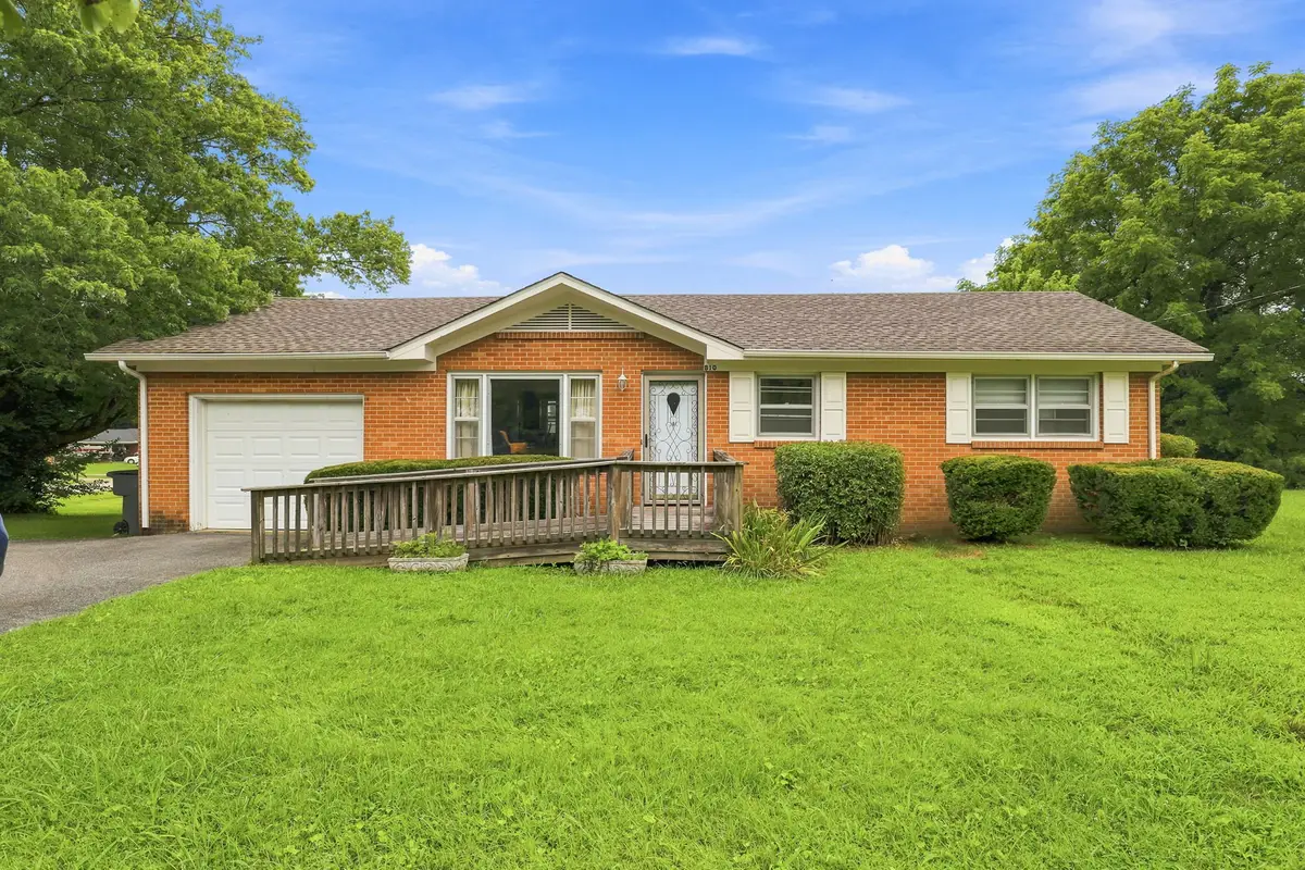 810 Sunset Dr, McMinnville, TN 37110 - #1
