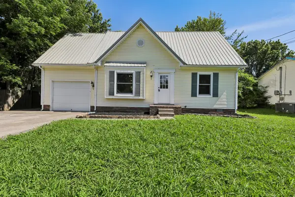 219 Jim Thorpe Dr, Clarksville, TN 37042
