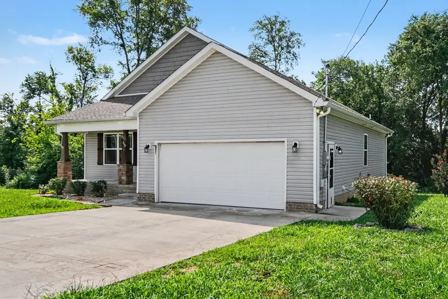 118 Blue Grass Dr, Shelbyville, TN 37160 - #2