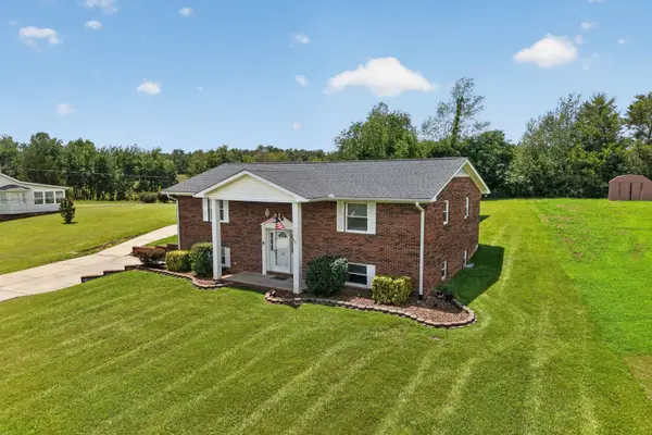225 Westgate Dr, Baxter, TN 38544