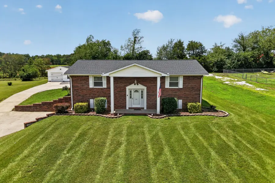 225 Westgate Dr, Baxter, TN 38544 - #2