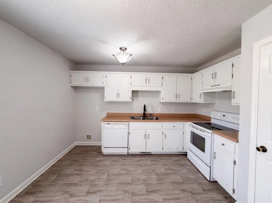 234 Grassmire Dr, Clarksville, TN 37042 - #2