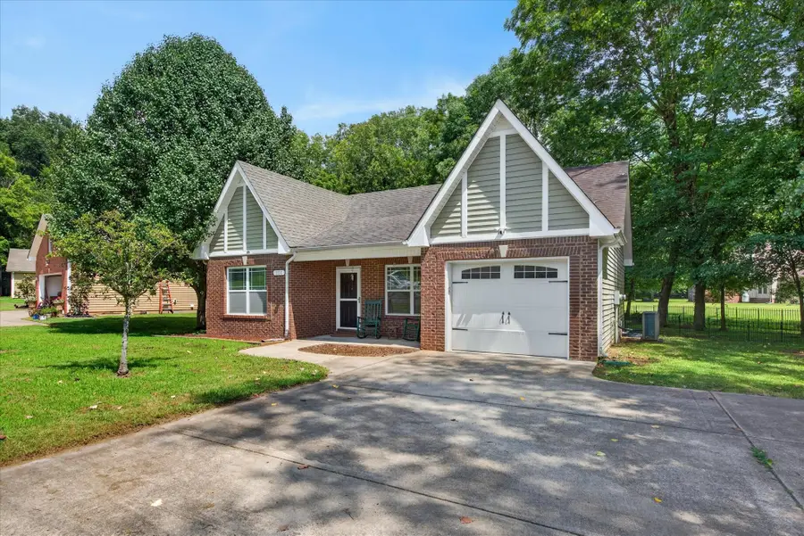 808 Dunbar Cave Rd, Clarksville, TN 37043 - #3