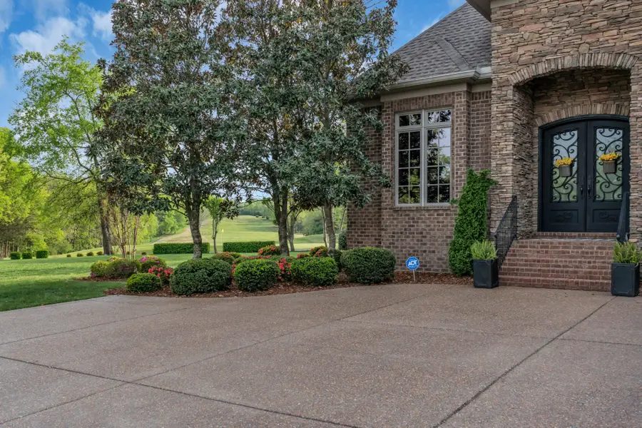 1055 Litchfield Pl, Gallatin, TN 37066 - #3