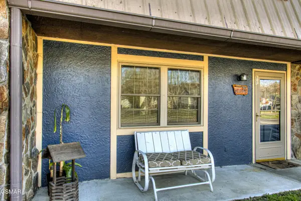 625 S Asbury Drive #APT 11, Pigeon Forge, TN 37863