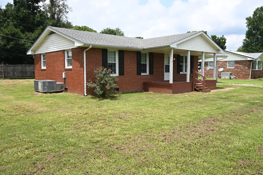 66 Hillview Dr, Lobelville, TN 37097 - #2