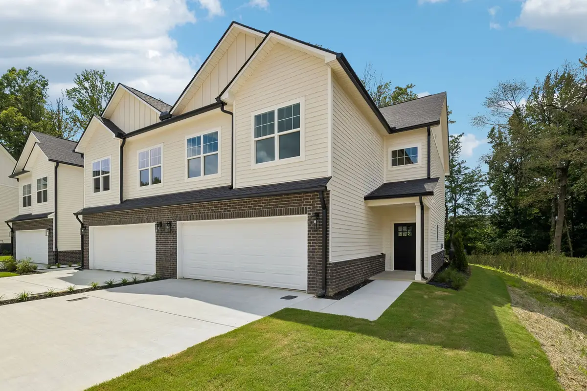 1052 Stagecoach Dr, White House, TN 37188 - #1