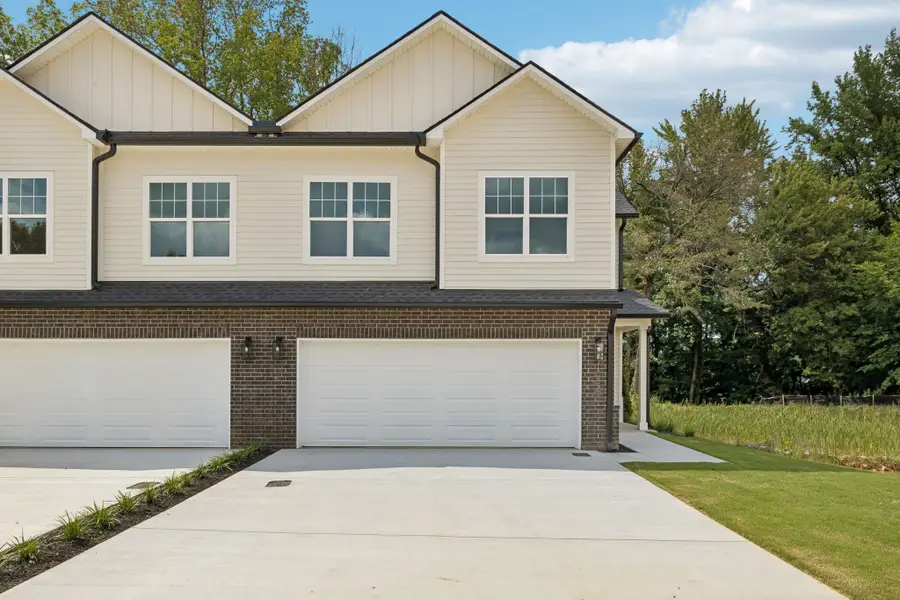 1052 Stagecoach Dr, White House, TN 37188 - #2