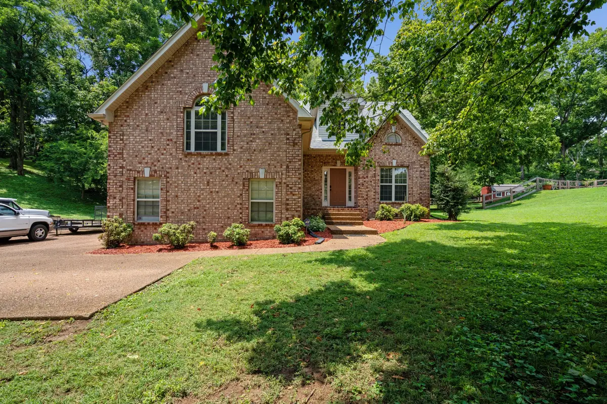 1011 Dickens Dr, Mount Juliet, TN 37122 - #1