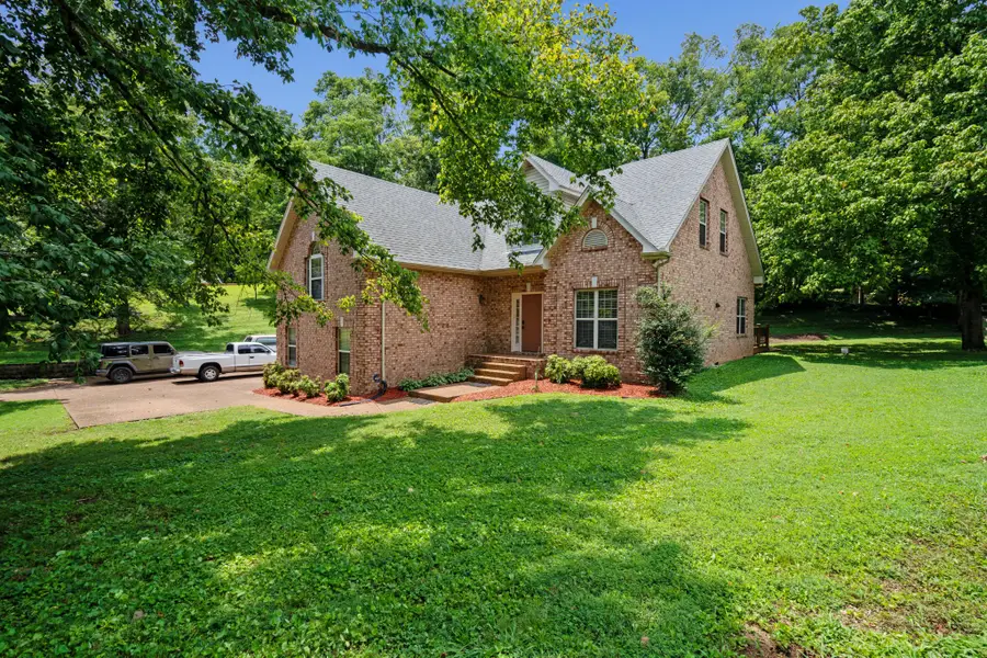 1011 Dickens Dr, Mount Juliet, TN 37122 - #2