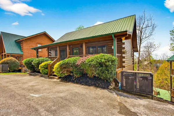 757 Chickasaw Gap Way, Pigeon Forge, TN 37863
