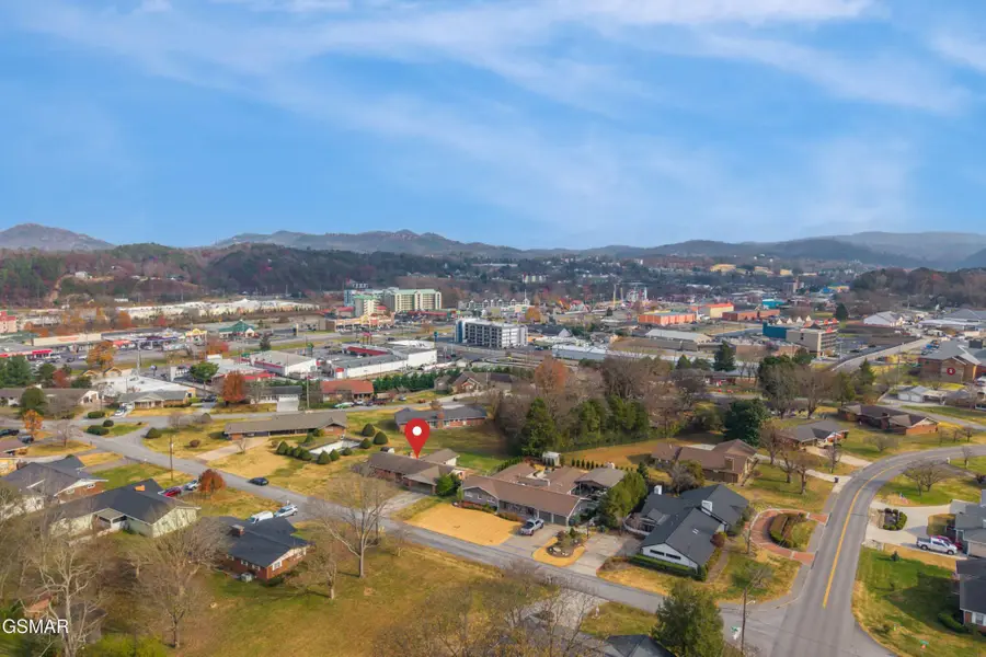 225 Bellwood Avenue, Pigeon Forge, TN 37863 - #3