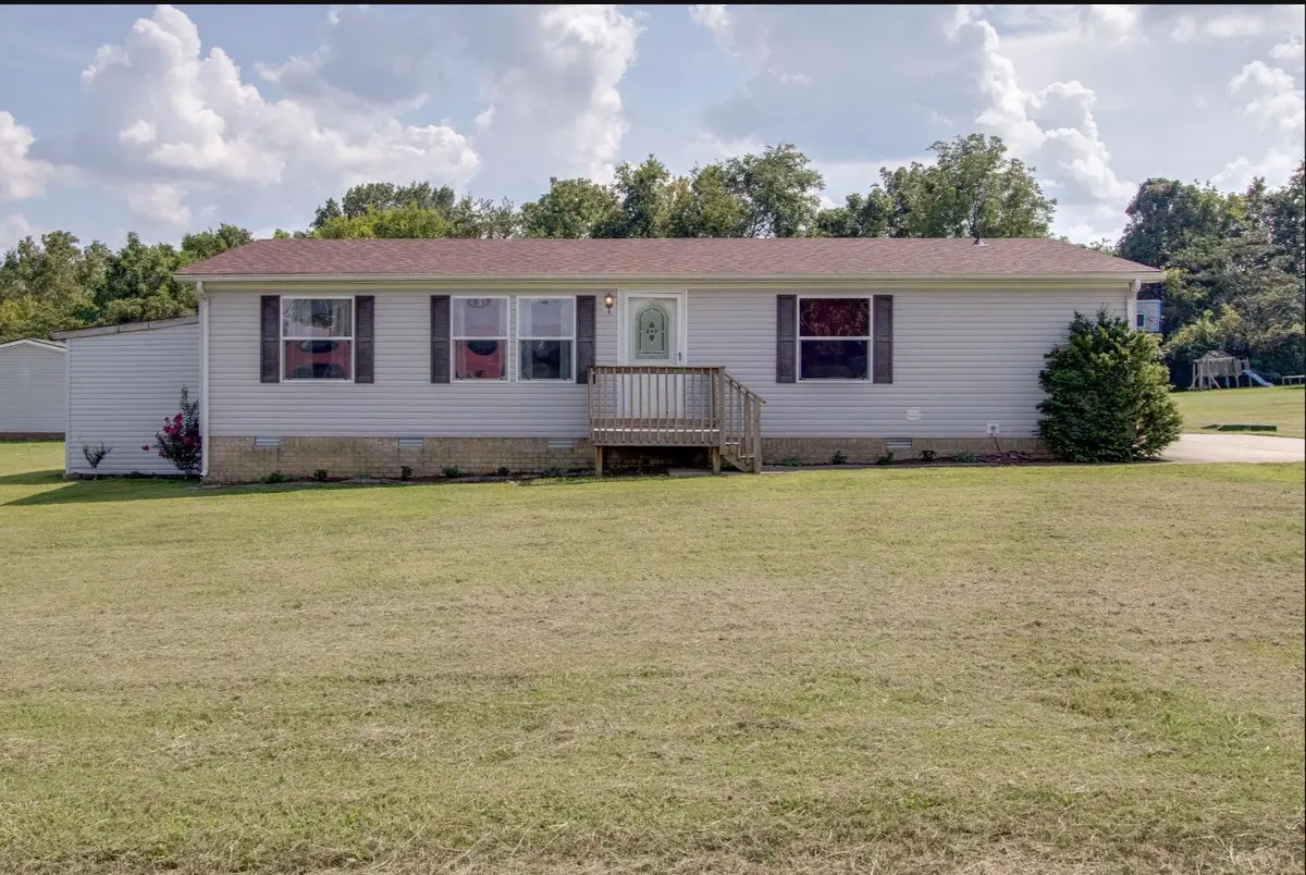 105 Southpark Cir, Gallatin, TN 37066 - #1