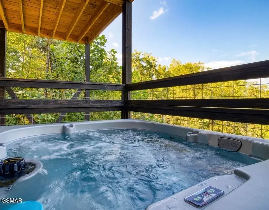 3305 Red Wolfe Road, Sevierville, TN 37862 - #2