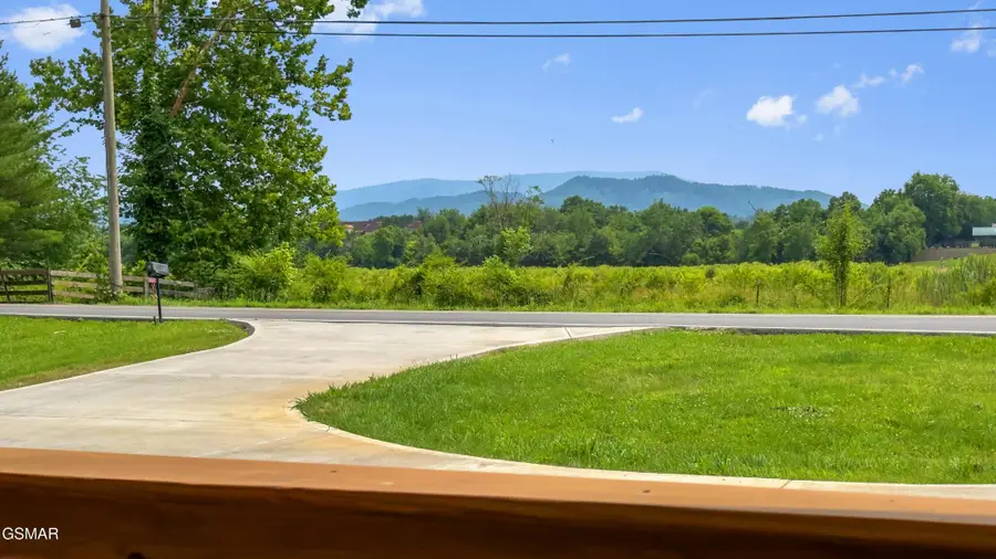 412 Apple Valley Road, Sevierville, TN 37862 - #3