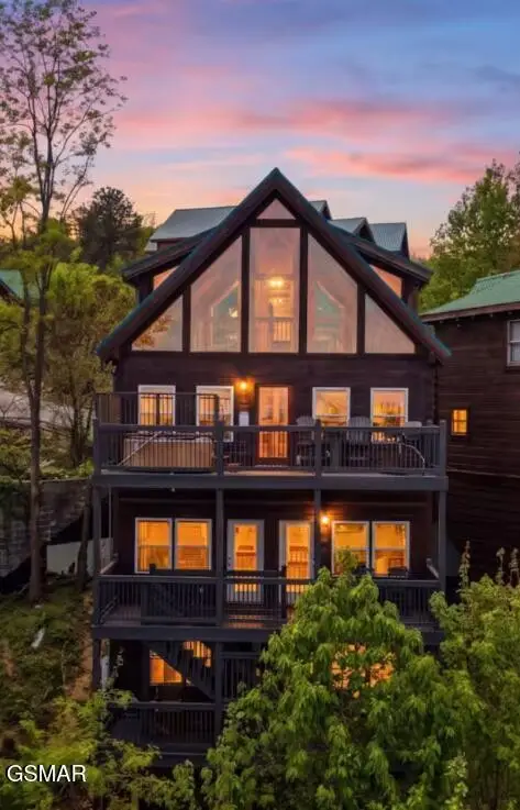 1274 Bear Cub Way, Gatlinburg, TN 37738