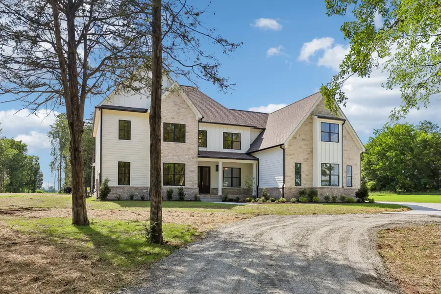 3390 Mealer Rd, Chapel Hill, TN 37034 - #3