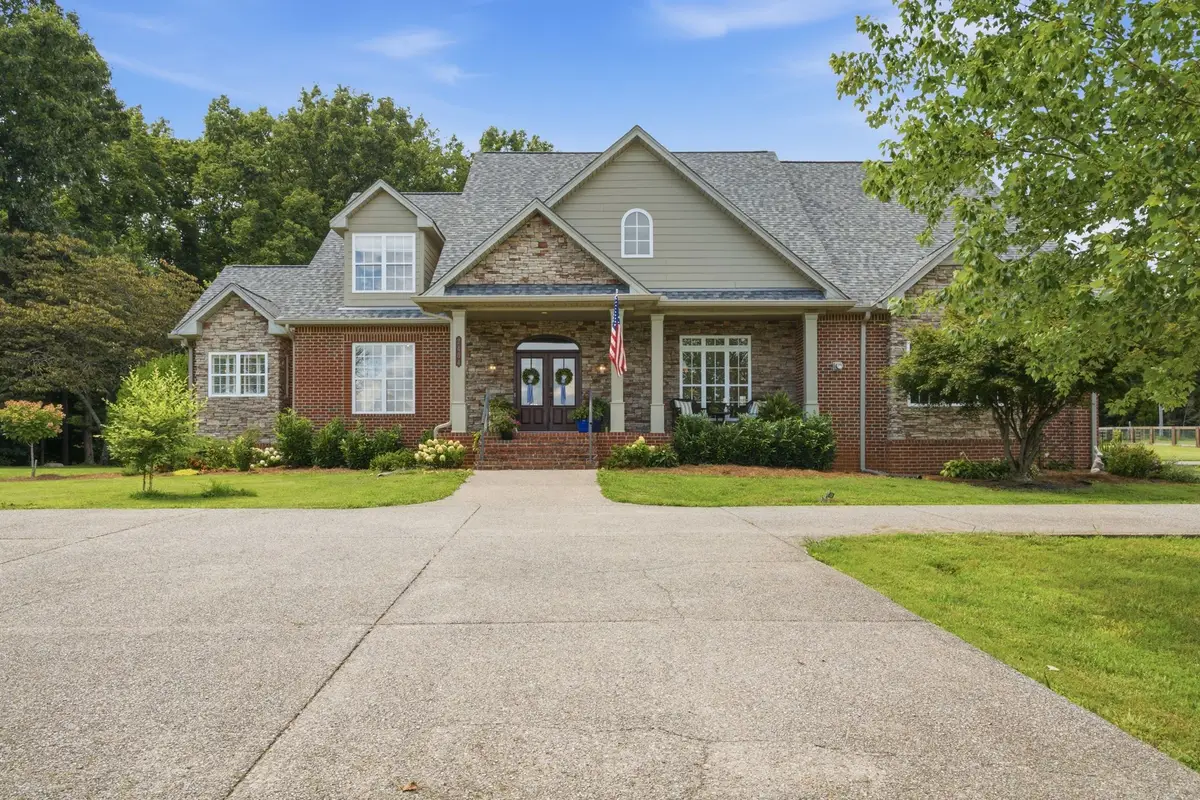 2404 Savage Creek Dr, Springfield, TN 37172 - #1