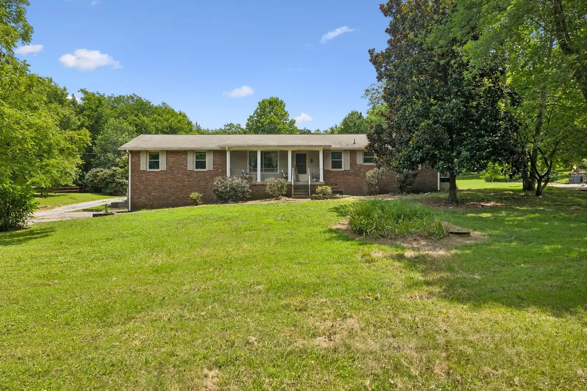 1041 Forest Harbor Dr, Hendersonville, TN 37075 - #1